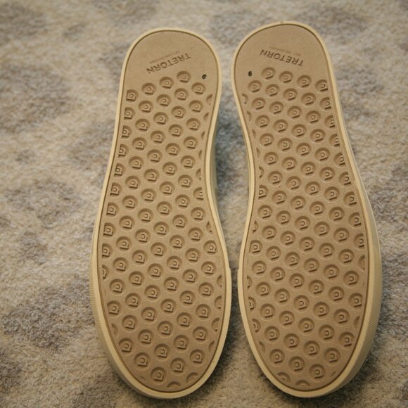 Tretorn Women's Casual Sneakers, Size 9, White/Gold - Picture 2 of 4